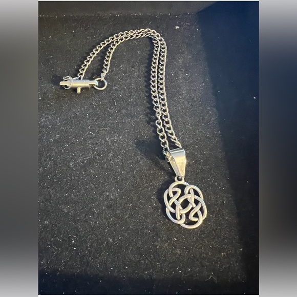 Locking Titanium Chain Necklaces One With Celtic Knot Pendant 15 & 18in Eternity - Picture 9 of 9